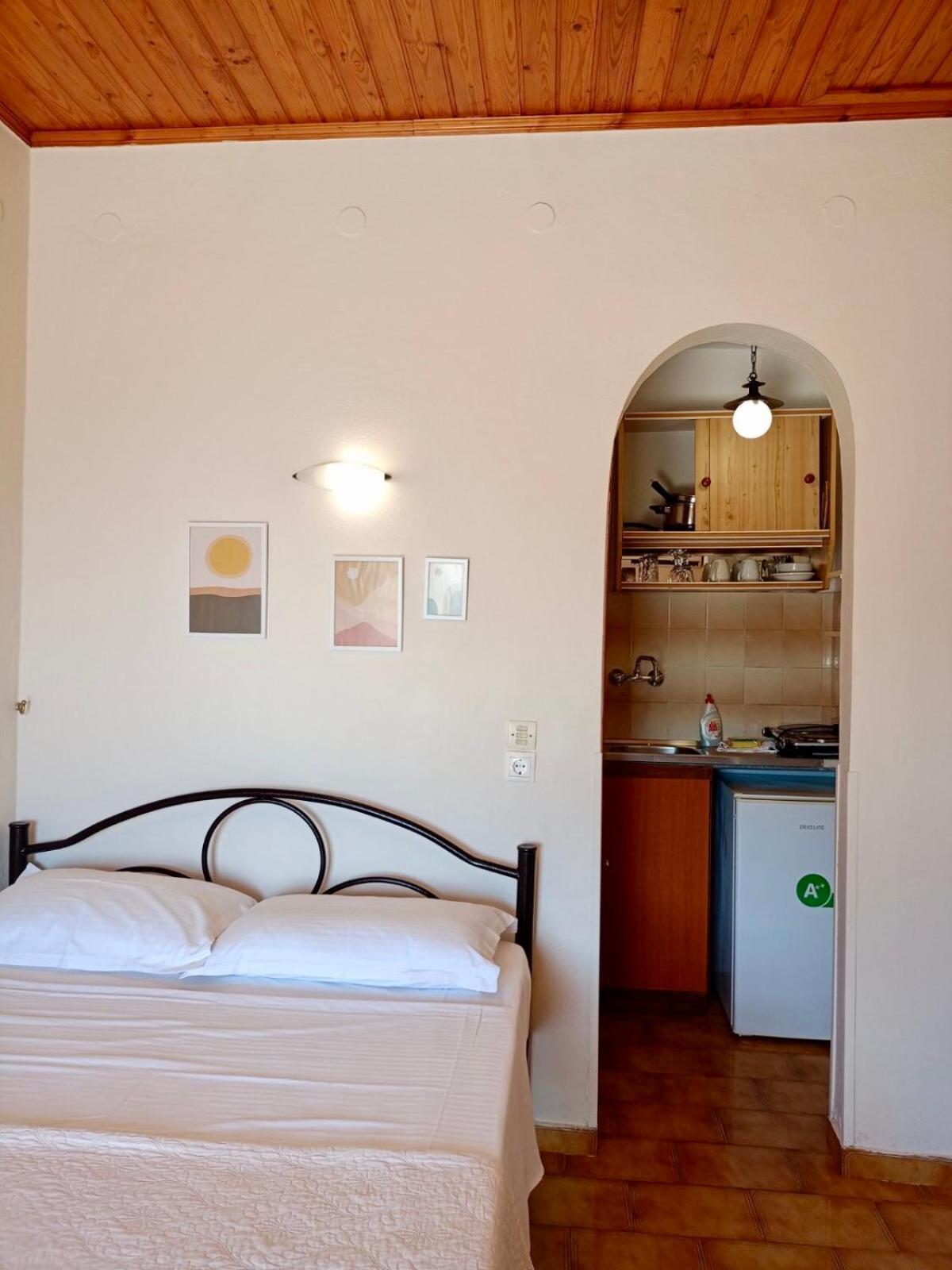 Rena Studios Paleokastritsa Bagian luar foto